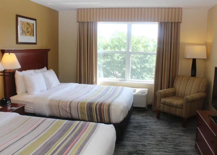 Hotel Country & By Radisson, Crystal Lake, Il