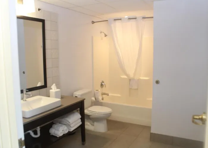 Hotel Country & By Radisson, Crystal Lake, Il 4*