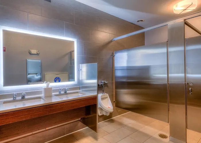 Country & By Radisson, Crystal Lake, Il