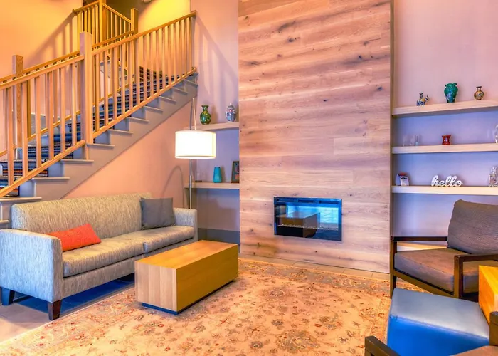 Country & By Radisson, Crystal Lake, Il 4*