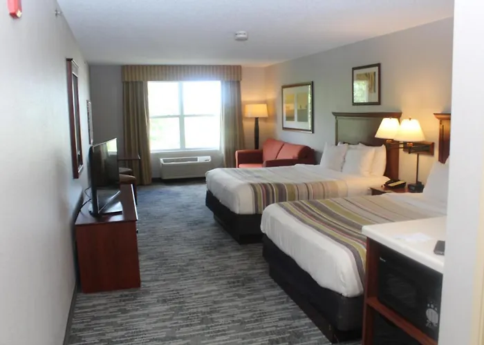 Country & By Radisson, Crystal Lake, Il 4*