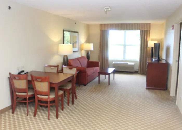 Country & By Radisson, Crystal Lake, Il Hotel