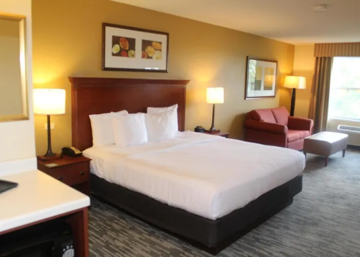 Hotel Country & By Radisson, Crystal Lake, Il Crystal Lake