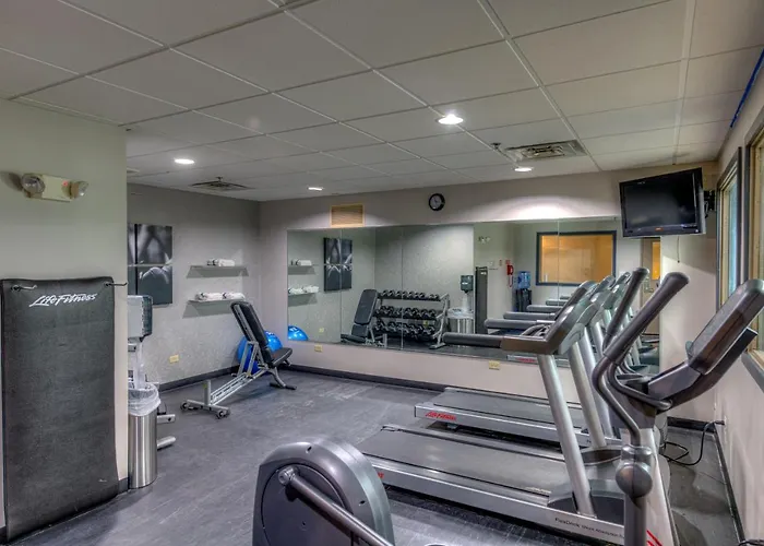 Country & By Radisson, Crystal Lake, Il Hotel 4*