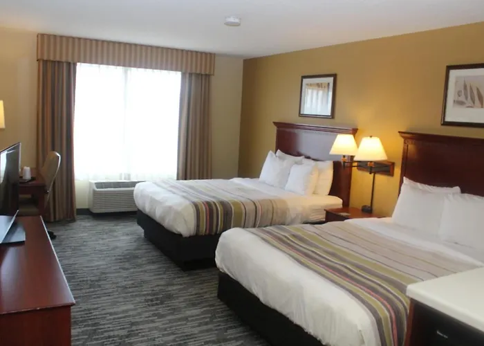 Hotel Country & By Radisson, Crystal Lake, Il