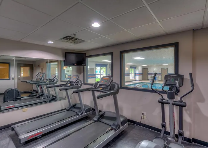 Country & By Radisson, Crystal Lake, Il 4* Crystal Lake