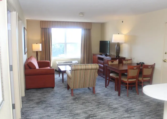 Hotel Country & By Radisson, Crystal Lake, Il Crystal Lake