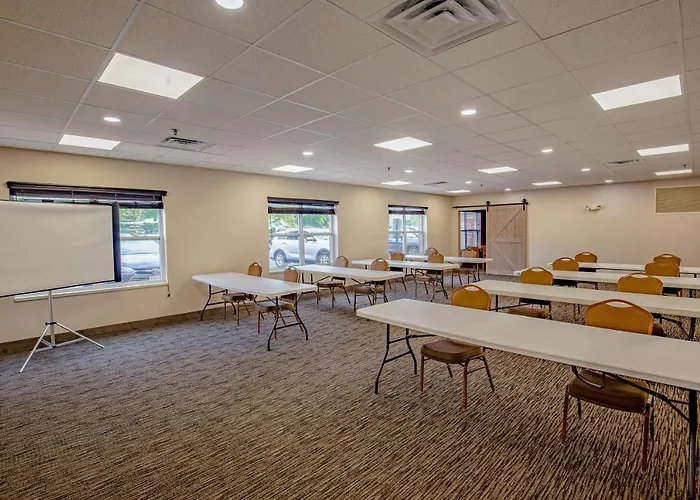 Country & By Radisson, Crystal Lake, Il Hotel 4*