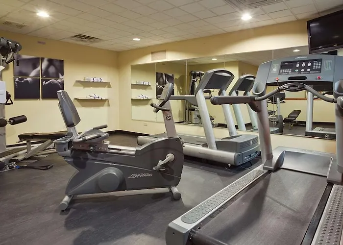 Hotel Country & By Radisson, Crystal Lake, Il 4*