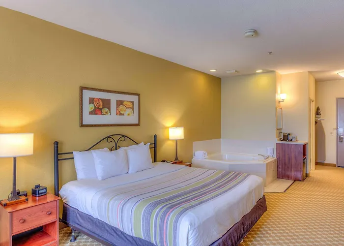 Hotel Country & By Radisson, Crystal Lake, Il 4*